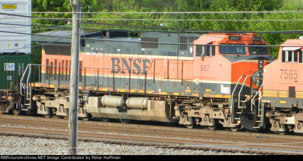 BNSF 987